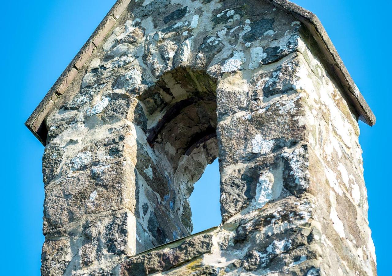 St Aelrhiws Church 외부 사진